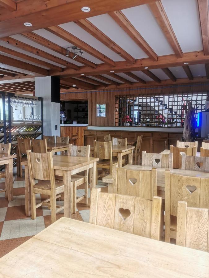 Hotel Au Feu De Bois Bar A Vin Le 1605 Autrans-Meaudre-en-Vercors Εξωτερικό φωτογραφία